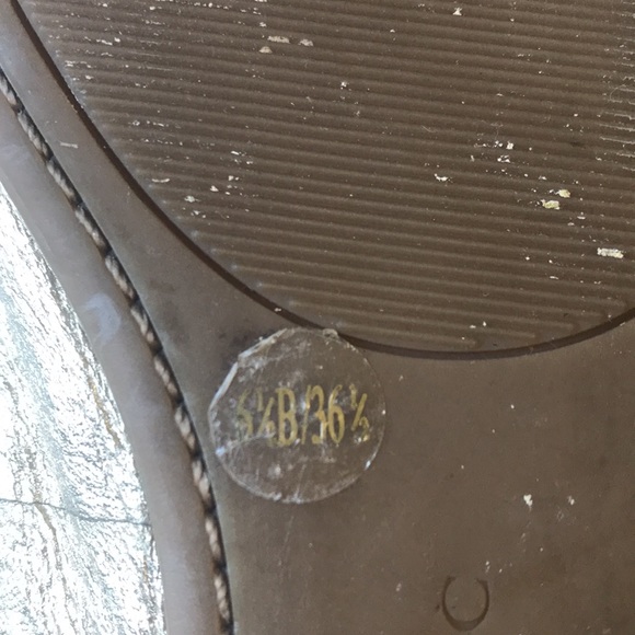 Gold Banana Republic girls slip on flats ballerina slippers with bow. Size 6.5 B - Picture 6 of 8